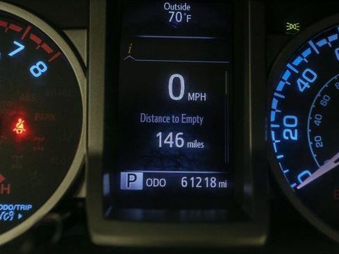 Used 2017 Toyota Tacoma Limited image 38