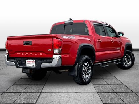 Used 2017 Toyota Tacoma TRD Off-Road w/ Tow Package (A/T) AWD/4WD image 7