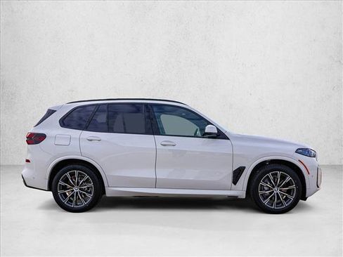 New 2026 BMW X5 xDrive50e w/ M Sport Package AWD/4WD image 4