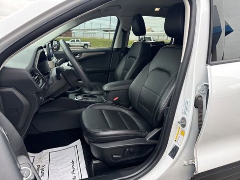 Used 2022 Ford Escape SEL w/ Technology Package FWD image 12