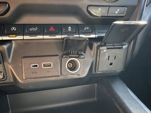 Used 2020 Chevrolet Silverado 1500 RST w/ Texas Edition image 31