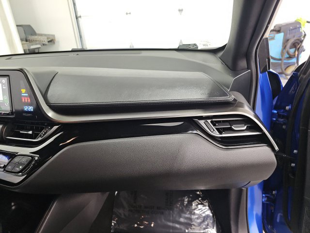 Used 2018 Toyota C-HR XLE FWD image 38