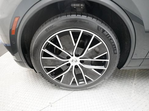 Used 2024 Porsche Macan 4 Electric image 10