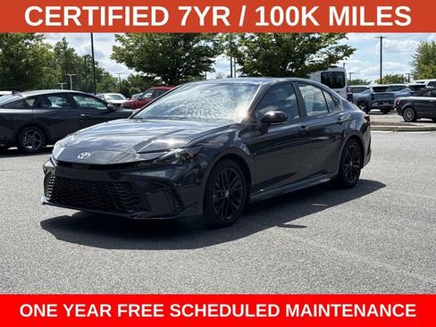 Used 2025 Toyota Camry SE FWD image 5