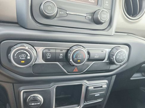 Used 2021 Jeep Wrangler Sport AWD/4WD image 32