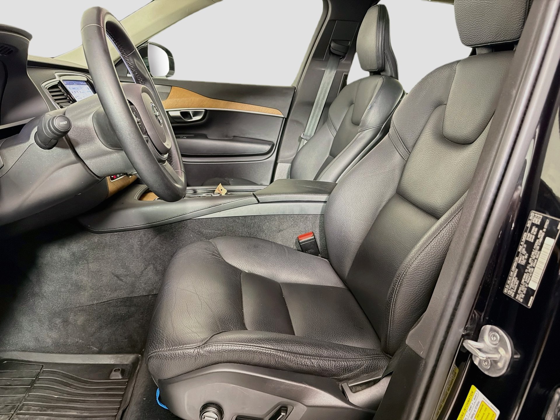 Used 2023 Volvo XC90 B6 Plus w/ Protection Package Premier AWD/4WD image 21