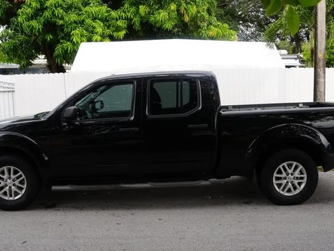 Used 2018 Nissan Frontier SV RWD image 3