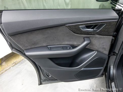 Used 2021 Audi SQ8 Premium Plus w/ SQ8 Black Optic Package image 28