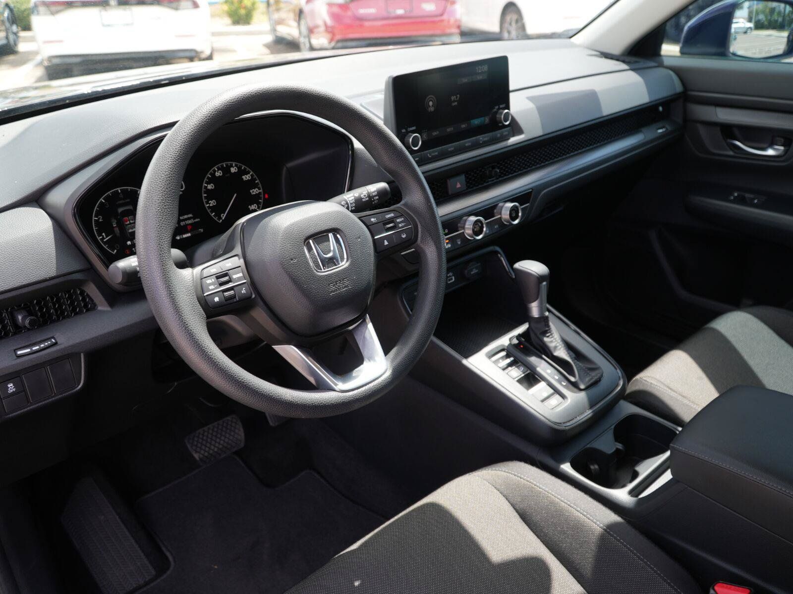 Used 2025 Honda CR-V LX image 6