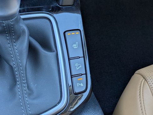 Certified 2025 Kia Seltos EX w/ EX Sunroof Package image 29