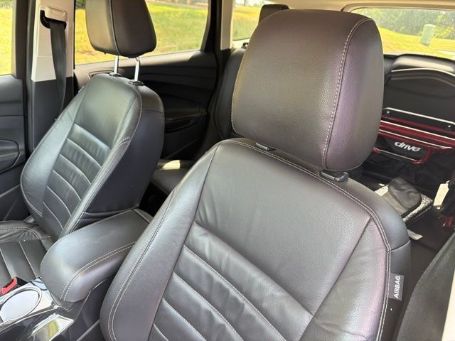 Used 2016 Ford Escape Titanium FWD image 10
