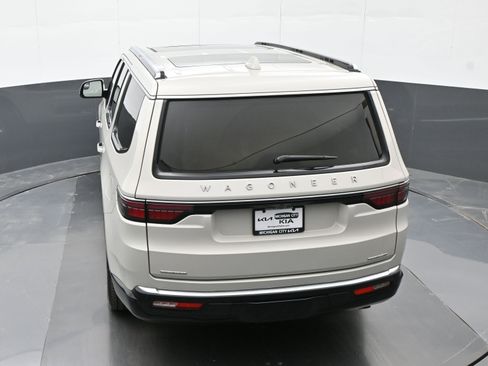 Used 2022 Jeep Wagoneer Series III w/ Premium Group I image 35