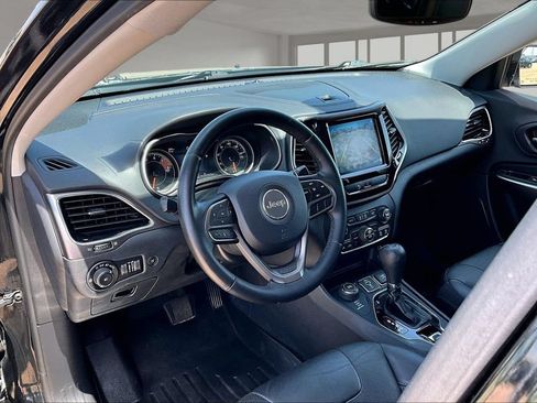 Used 2019 Jeep Cherokee Limited AWD/4WD image 13