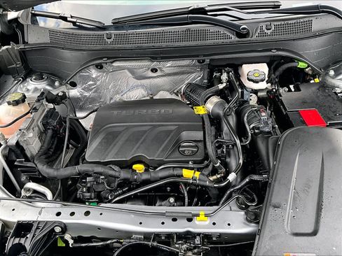 Used 2025 Chevrolet Trax LT w/ LT Convenience Package image 30