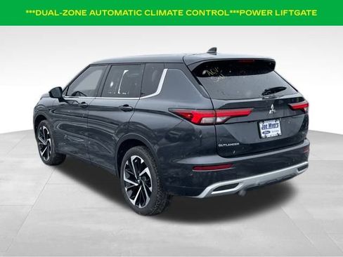 Used 2024 Mitsubishi Outlander SE Black Edition image 8