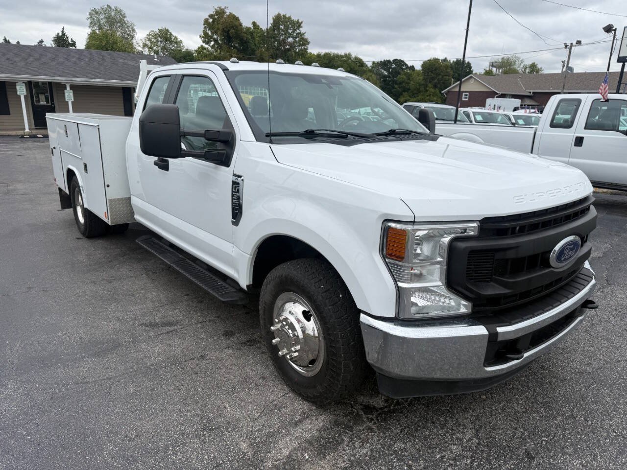 Used 2021 Ford F350 XL w/ Power Equipment Group RWD image 4