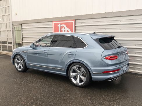 Used 2023 Bentley Bentayga image 46