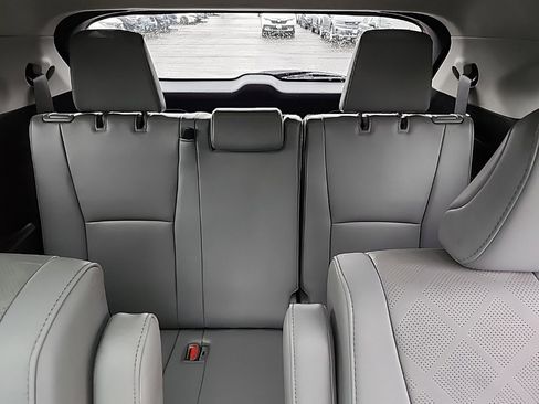Used 2021 Toyota Highlander Platinum image 21