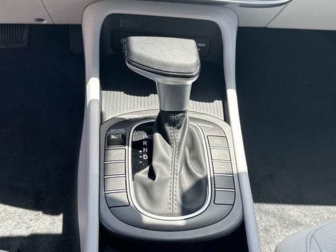 Certified 2025 Hyundai Kona SE FWD image 19