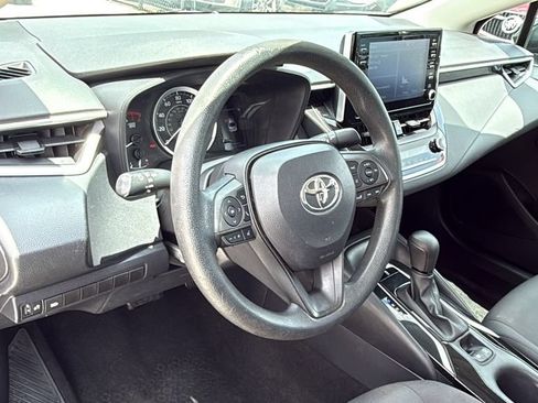 Used 2020 Toyota Corolla LE FWD image 24