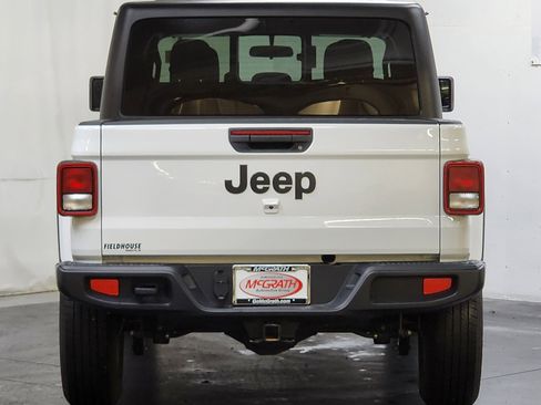 Used 2023 Jeep Gladiator Sport image 6