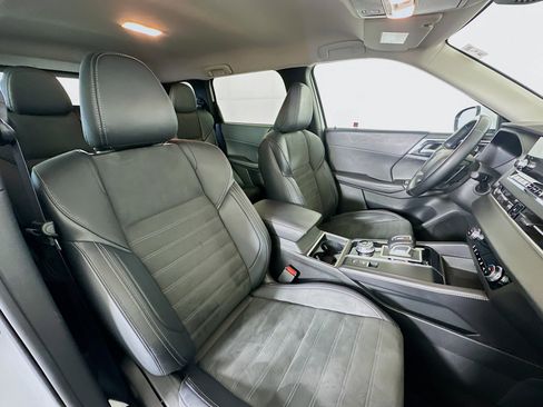 Used 2024 Mitsubishi Outlander SE image 33