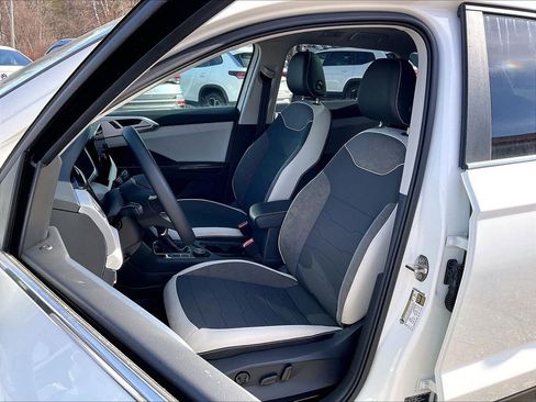 New 2026 Volkswagen Taos SE AWD/4WD image 11