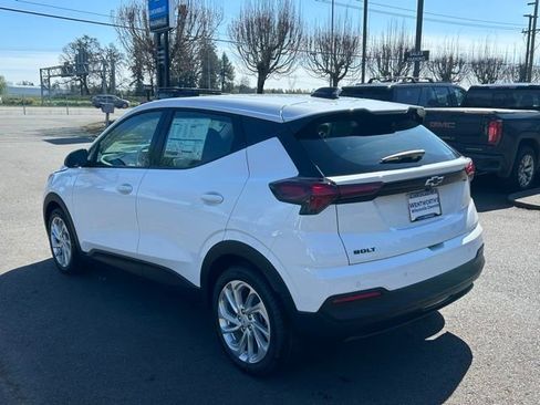 New 2027 Chevrolet Bolt LT w/ Comfort Package image 5