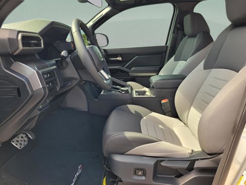 Certified 2025 Toyota Tacoma TRD Sport image 9