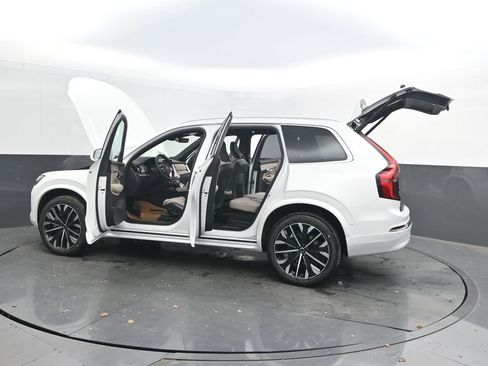 New 2026 Volvo XC90 B6 Ultra w/ Protection Package image 40