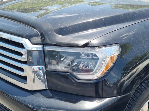 Used 2018 Toyota Sequoia Platinum AWD/4WD image 4
