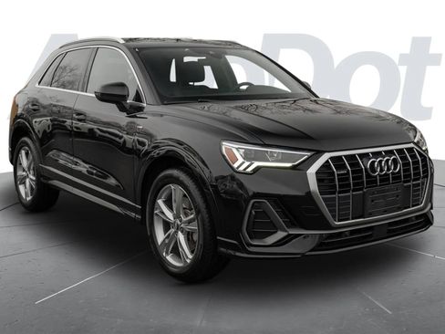 Used 2020 Audi Q3 2.0T Premium Plus w/ Premium Plus Package image 4