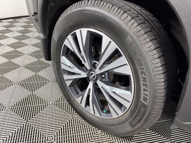 Used 2023 Nissan Rogue SV w/ SV Premium B Package FWD image 17