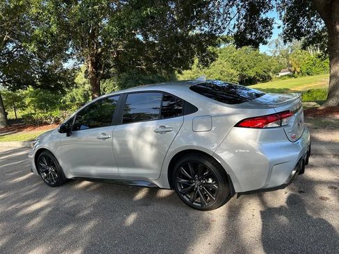 Certified 2025 Toyota Corolla SE FWD image 4