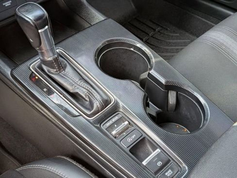 Used 2023 Honda Civic Sport image 17