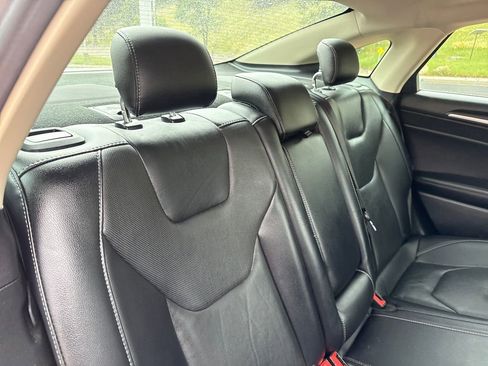 Used 2017 Ford Fusion SE FWD image 28