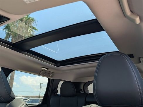 New 2025 Mitsubishi Outlander SE image 23