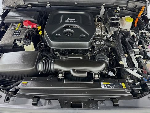 Used 2022 Jeep Wrangler Unlimited Sahara image 10