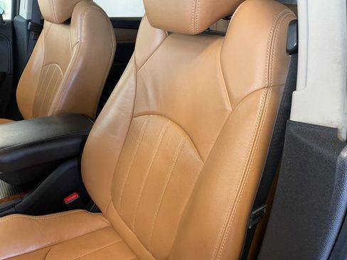 Used 2013 Chevrolet Traverse LTZ image 18