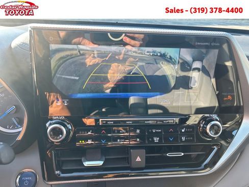 Certified 2022 Toyota Highlander Platinum image 23