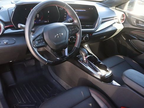 Used 2024 Chevrolet Trax RS w/ Sunroof Package image 11