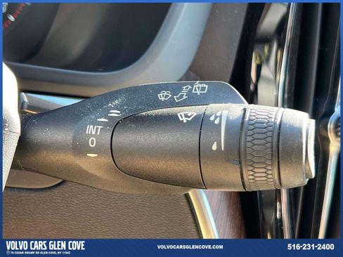 Certified 2019 Volvo XC60 T6 Momentum w/ Advanced Package image 23