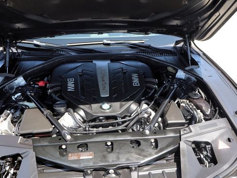 Used 2014 BMW 750Li xDrive AWD/4WD image 39