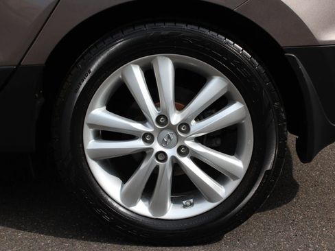 Used 2013 Hyundai Tucson Limited w/ Premium Pkg AWD/4WD image 30