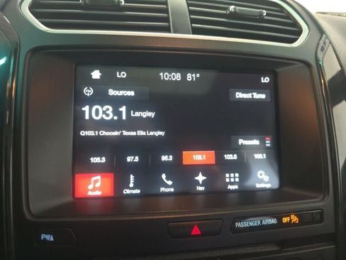 Used 2017 Ford Explorer XLT w/ Equipment Group 202A AWD/4WD image 26