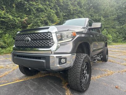 Used 2018 Toyota Tundra SR5 w/ SR5 Upgrade Package