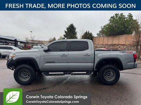 Used 2019 Toyota Tacoma TRD Off-Road AWD/4WD image 5