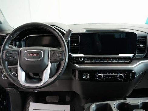 Used 2022 GMC Sierra 1500 SLT w/ X31 Off-Road Package image 18