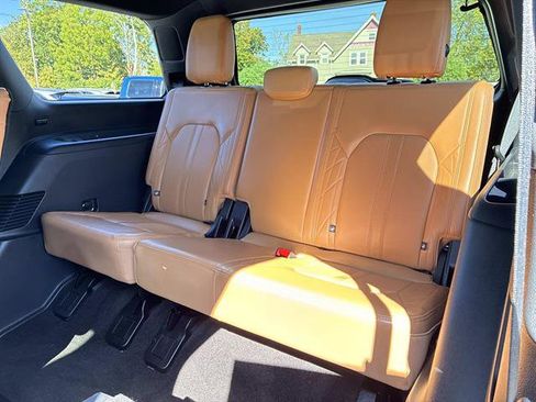 Certified 2022 Ford Expedition Platinum image 15