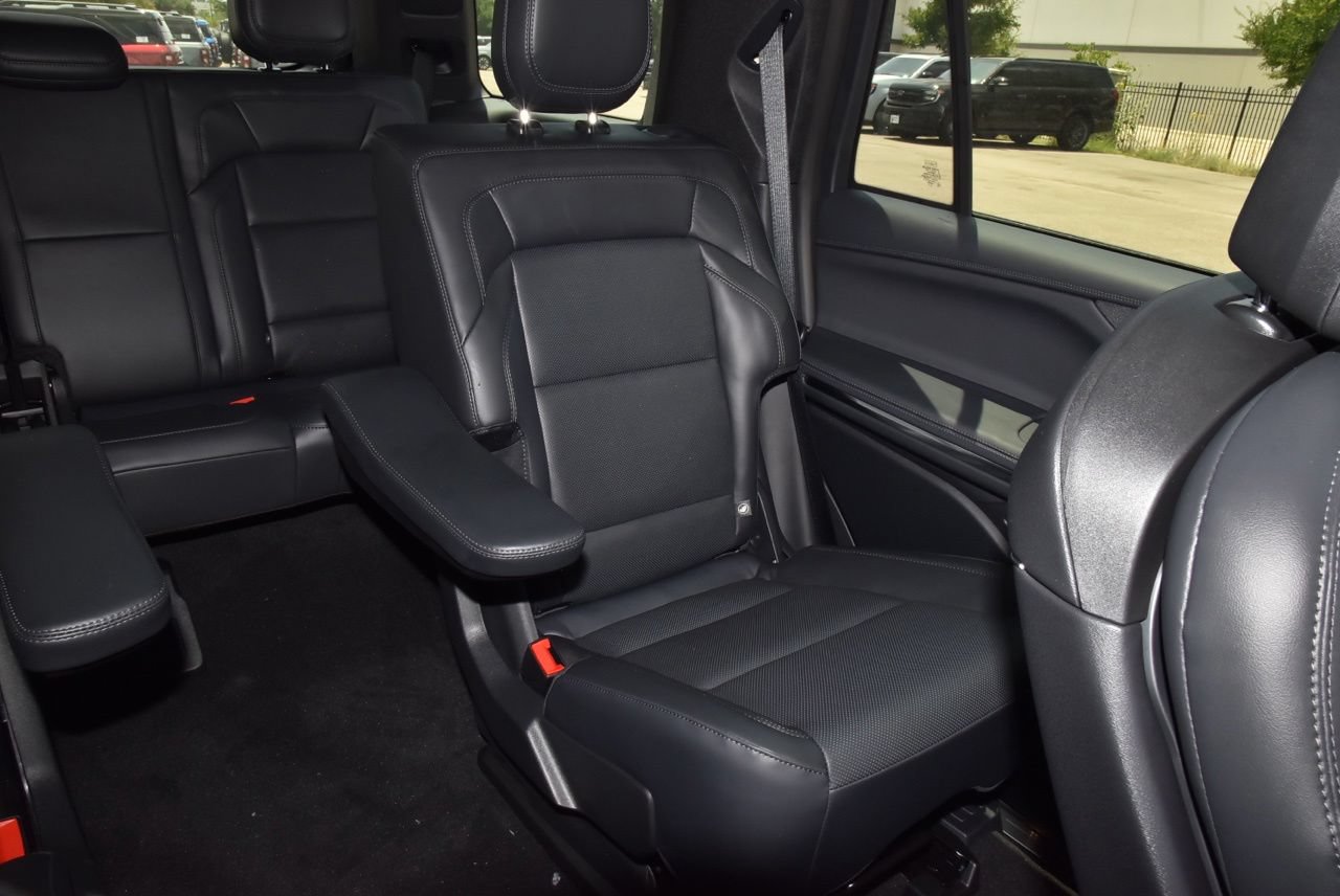 New 2027 Lincoln Navigator Reserve w/ Jet Appearance Package AWD/4WD image 22
